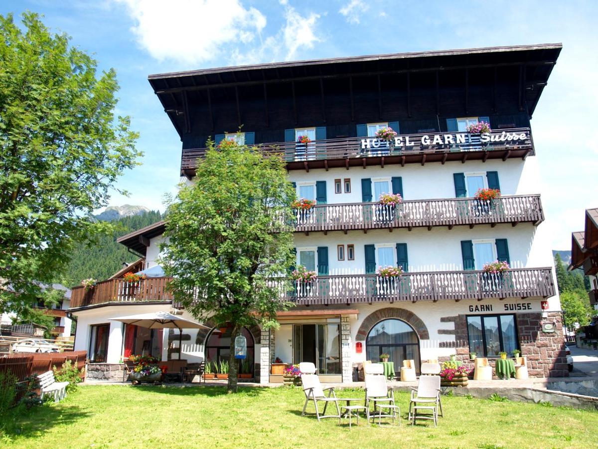 Hotel Garni Suisse サン・マルティーノ・ディ・カストロッツァ エクステリア 写真