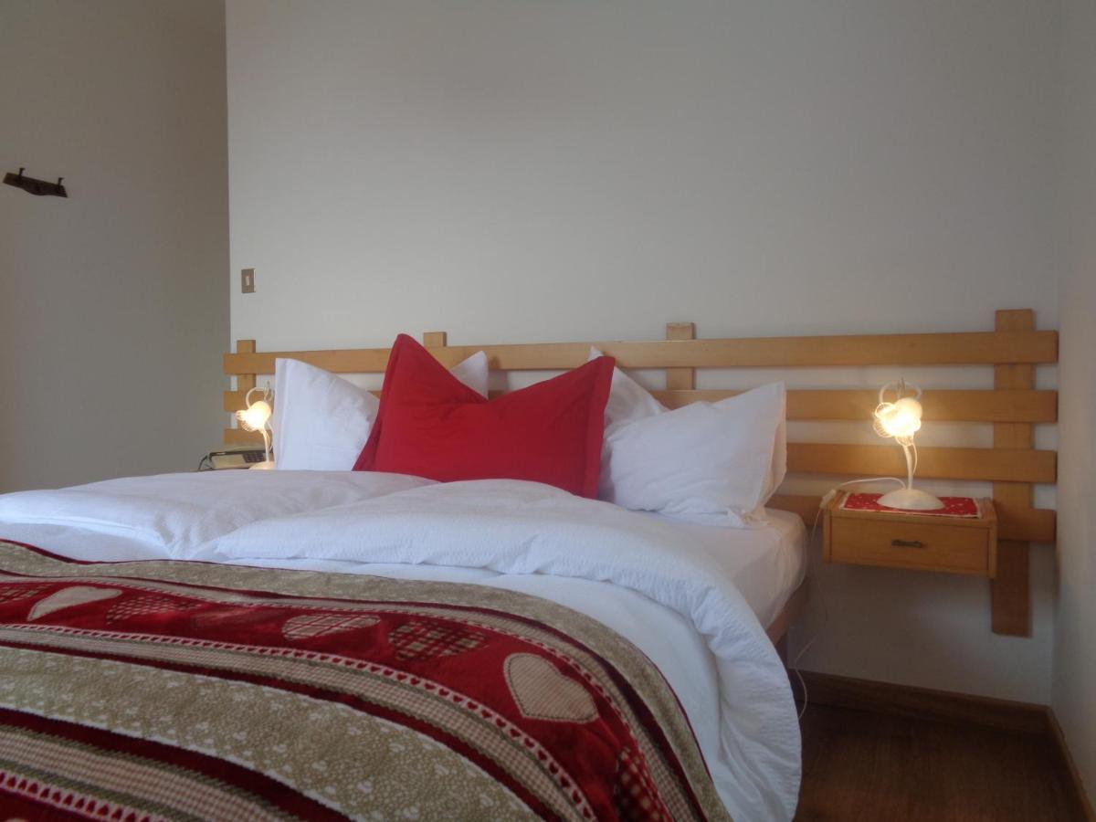 Hotel Garni Suisse サン・マルティーノ・ディ・カストロッツァ エクステリア 写真
