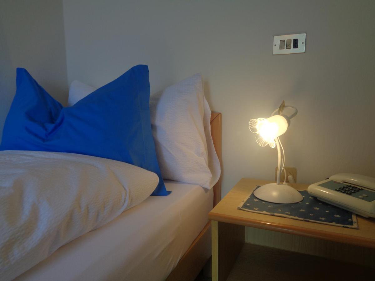 Hotel Garni Suisse サン・マルティーノ・ディ・カストロッツァ エクステリア 写真