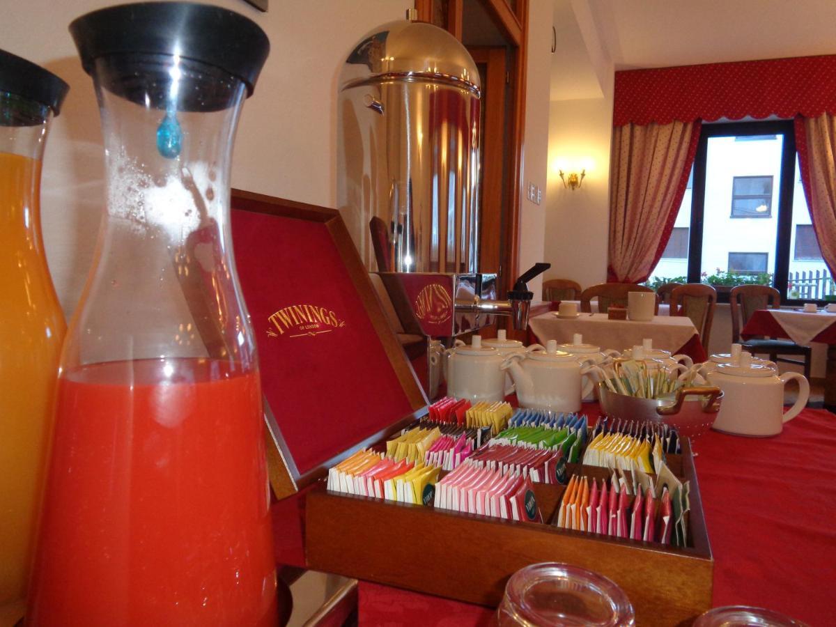 Hotel Garni Suisse サン・マルティーノ・ディ・カストロッツァ エクステリア 写真